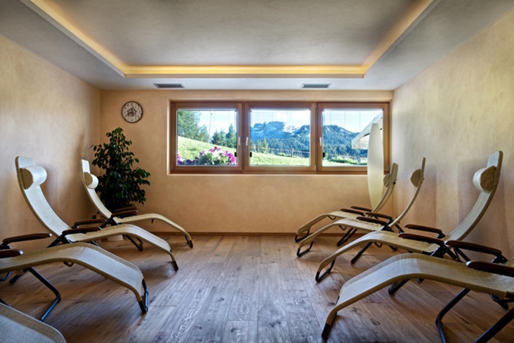 B&B - Hotel Ciasa Rue Blanch San Cassiano  Ngoại thất bức ảnh