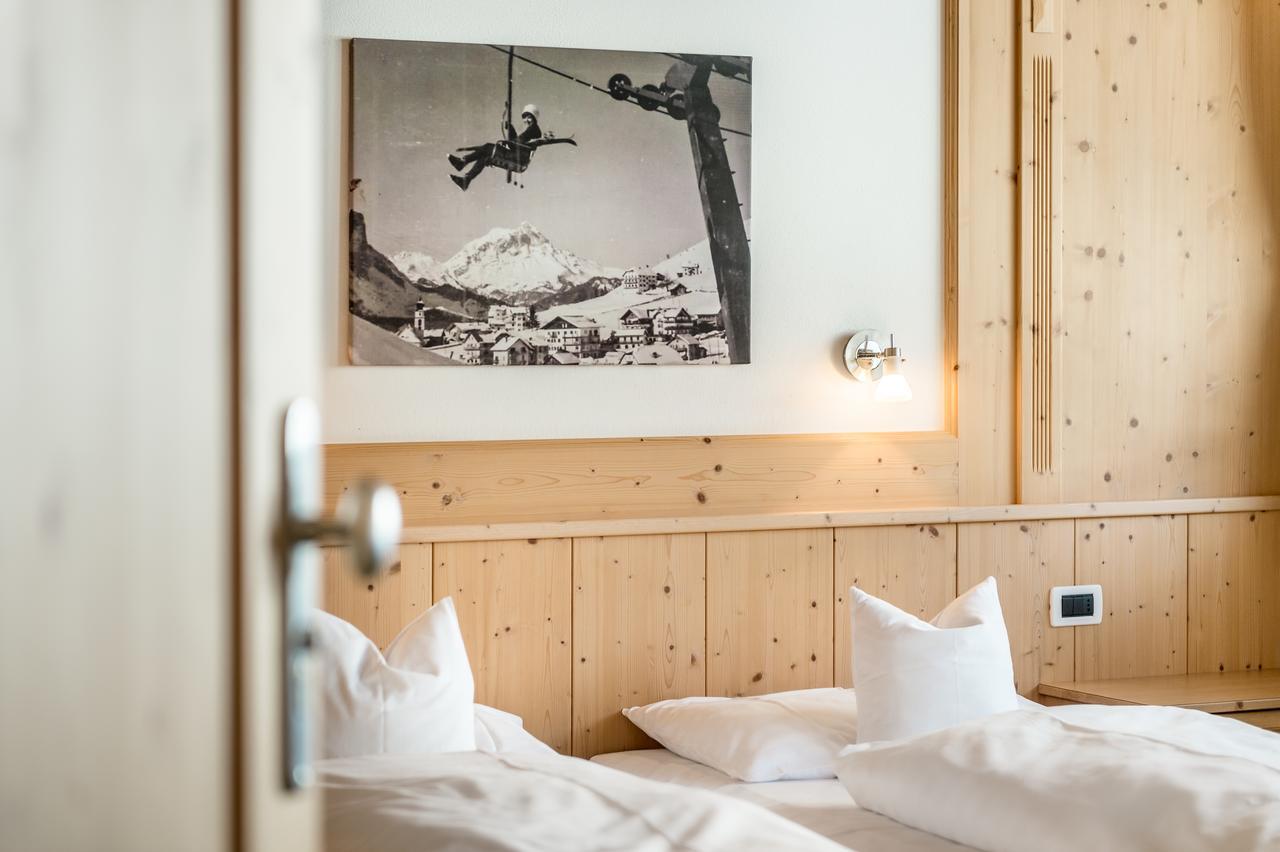 B&B - Hotel Ciasa Rue Blanch San Cassiano  Ngoại thất bức ảnh