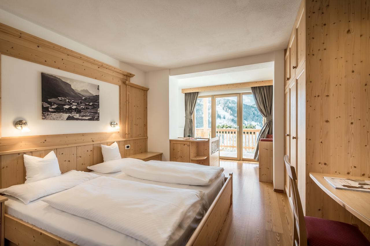 B&B - Hotel Ciasa Rue Blanch San Cassiano  Ngoại thất bức ảnh