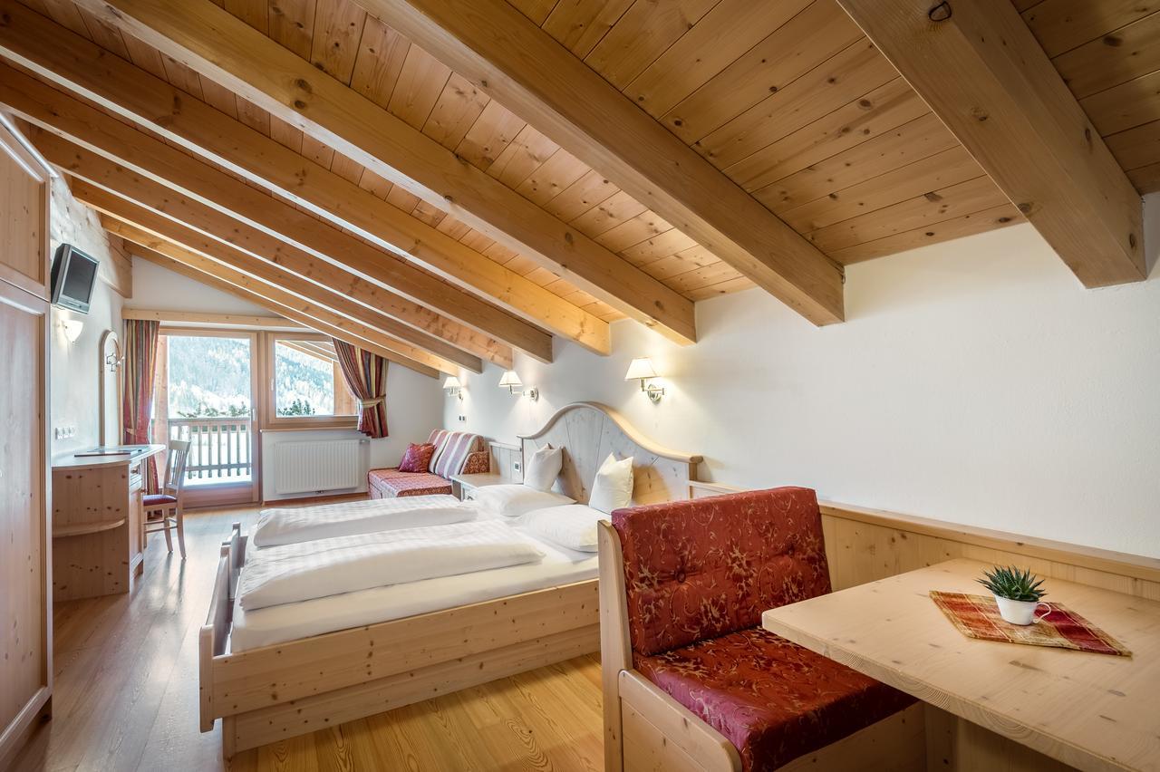 B&B - Hotel Ciasa Rue Blanch San Cassiano  Ngoại thất bức ảnh
