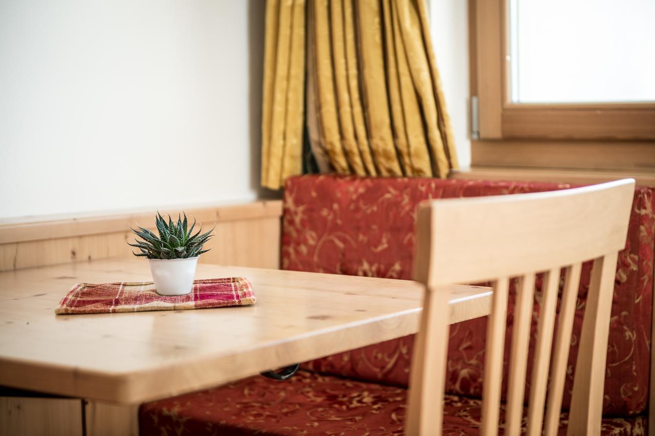 B&B - Hotel Ciasa Rue Blanch San Cassiano  Ngoại thất bức ảnh